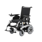 Silla de ruedas eléctrica con joystick y ruedas todo terreno